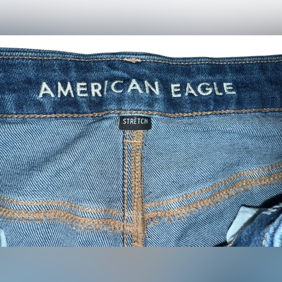 American Eagle Medium Wash High Waist Curvy Mom Jeans Women’s Size 12 - Picture 7 of 9